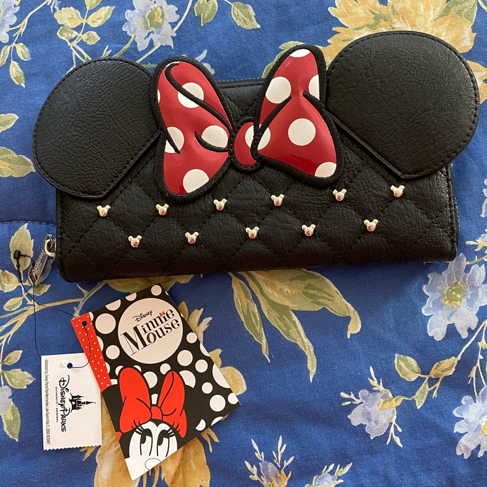 LOUNGEFLY DISNEY MINNIE MOUSE BLACK STUDDED WALLET